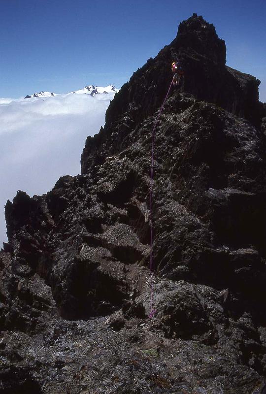 Bailey Trav 043 Aug-1989 Rappeling Snagtooth.jpg